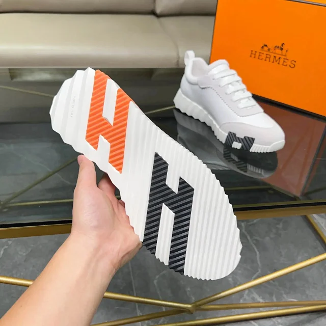 Hermès Sneakers Low-Top Lace-Up with Serrated Sole product detail image 3