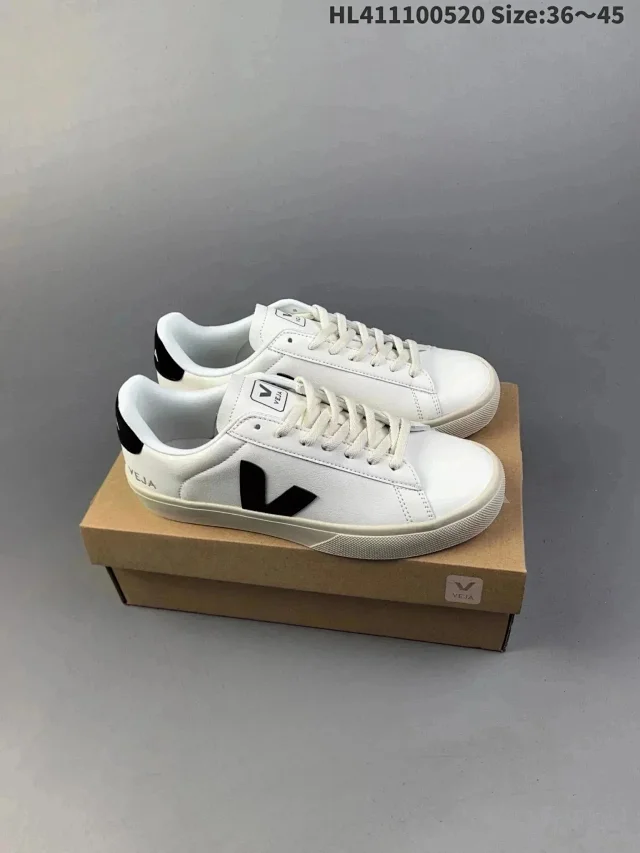 Veja Sneakers Low-top V-logo product detail image 6
