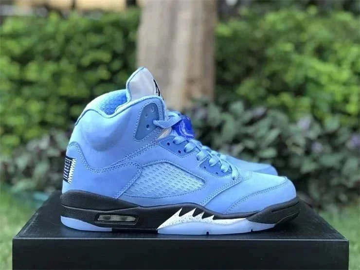 Air Jordan 5 University Blue Sneakers Blue