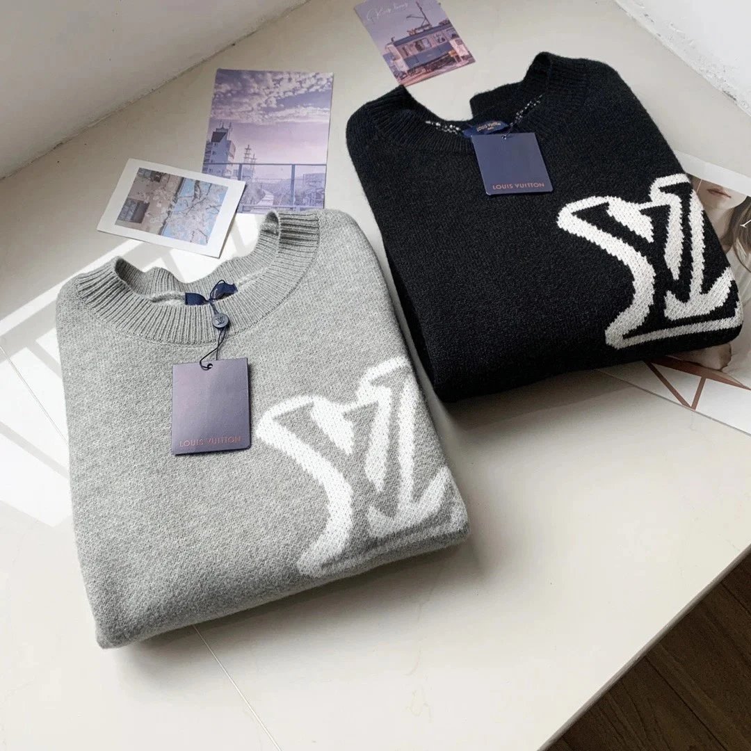 Lv sweater