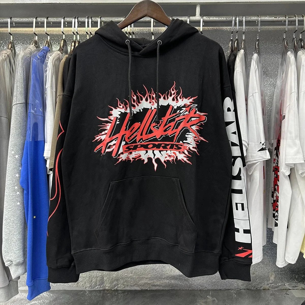 Hellstar Hoodies & Sweatshirts Graphic-print pullover hoodie with kangaroo pocket — 2220 Black