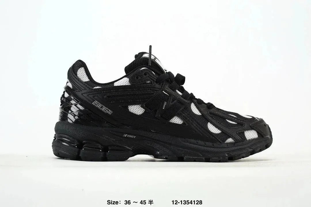 New Balance 1500 Sneakers