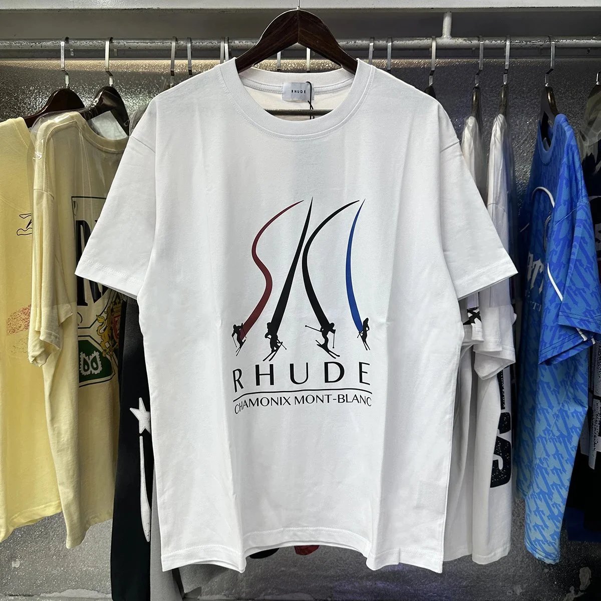 Rhude T-Shirts Hotel Mont Blanc Graphic — 50129 White