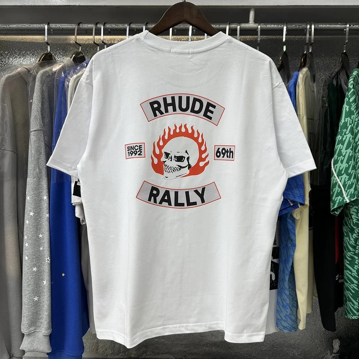 Rhude T-Shirts Hotel Mont Blanc Graphic — 50121 White