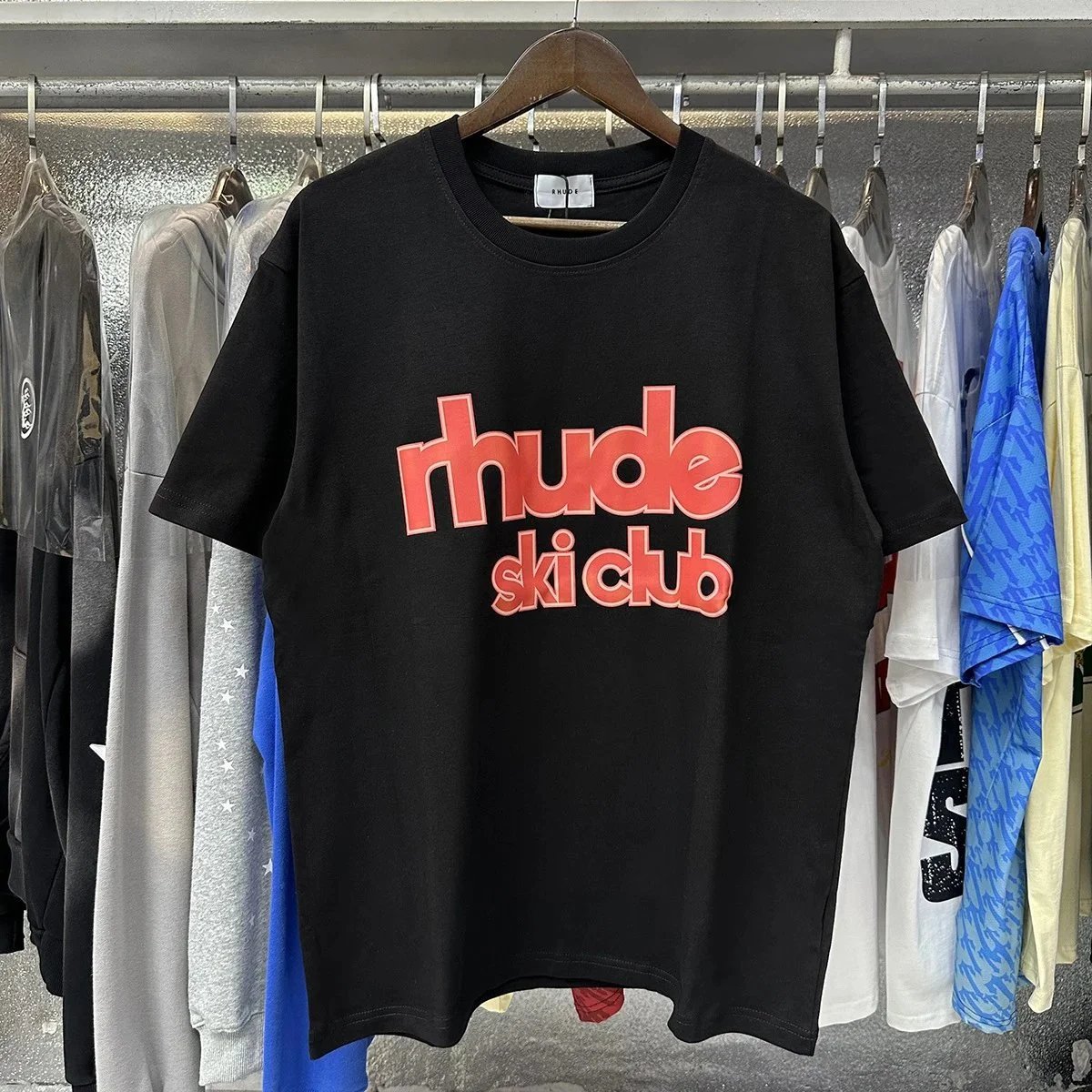 Rhude T-Shirts Hotel Mont Blanc Graphic — 50119 Black