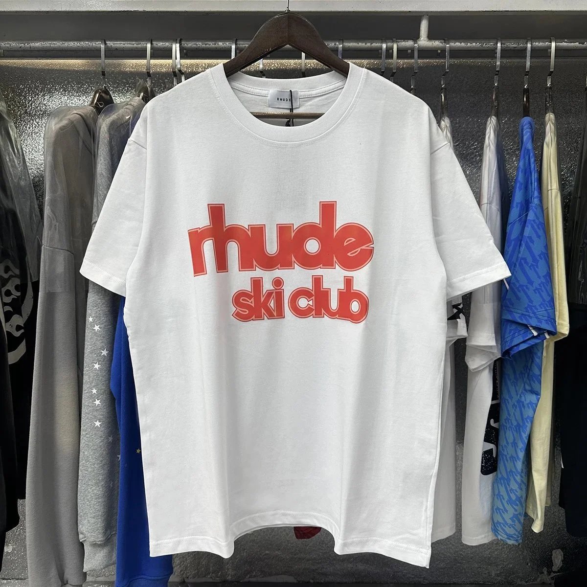 Rhude T-Shirts Hotel Mont Blanc Graphic — 50119 White