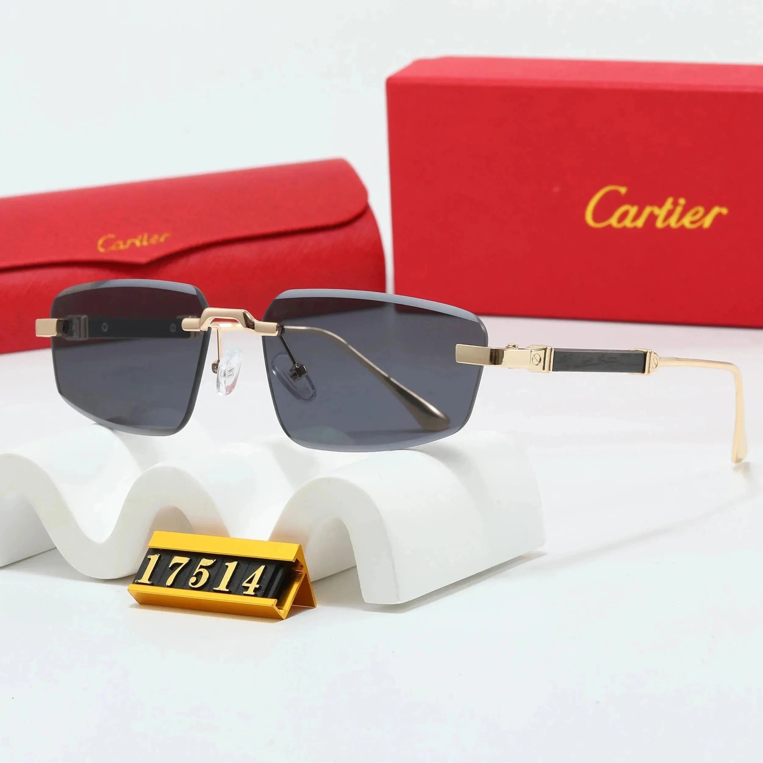 Cartier Sunglasses Black Frame Gradient Gray Lenses Aviator-Style Sunglasses - 3