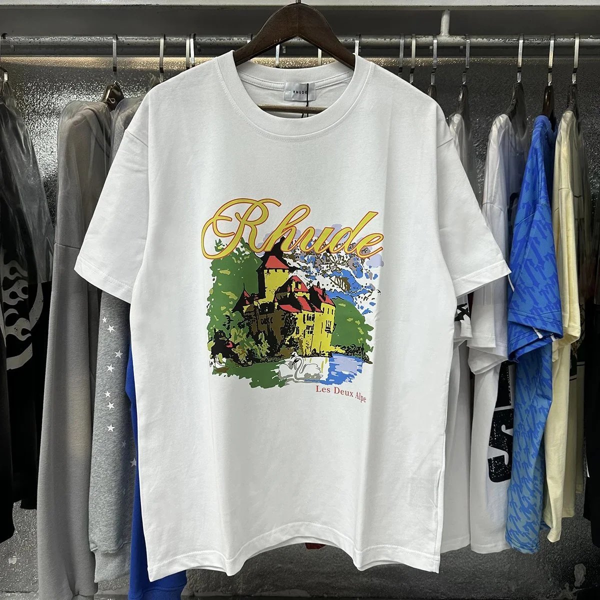 Rhude T-Shirts Hotel Mont Blanc Graphic — 50128 White