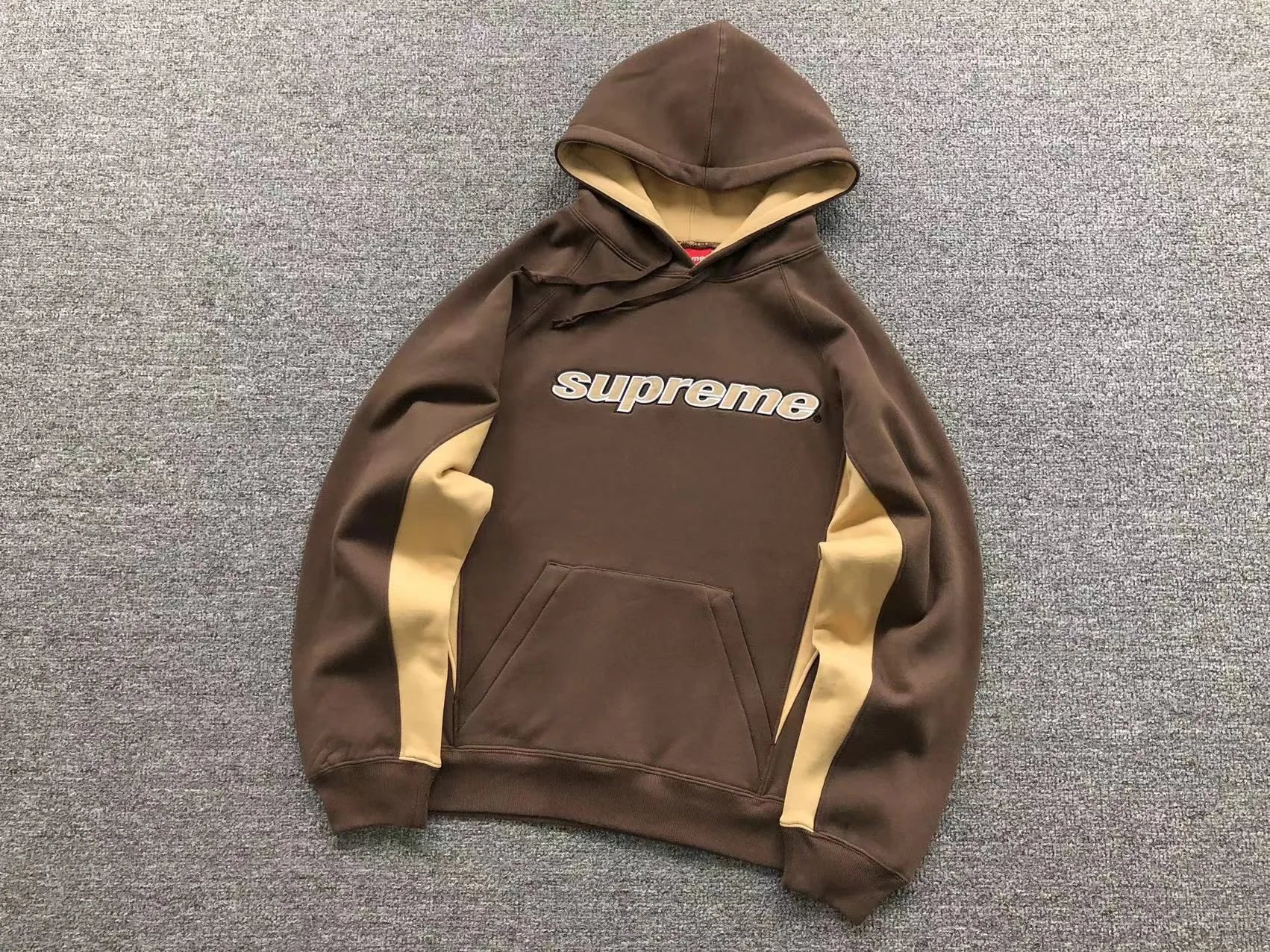 Supreme Hoodies & Sweatshirts Collegiate Number 8 Graphic Crewneck Sweatshirt — E576# Split-color brown