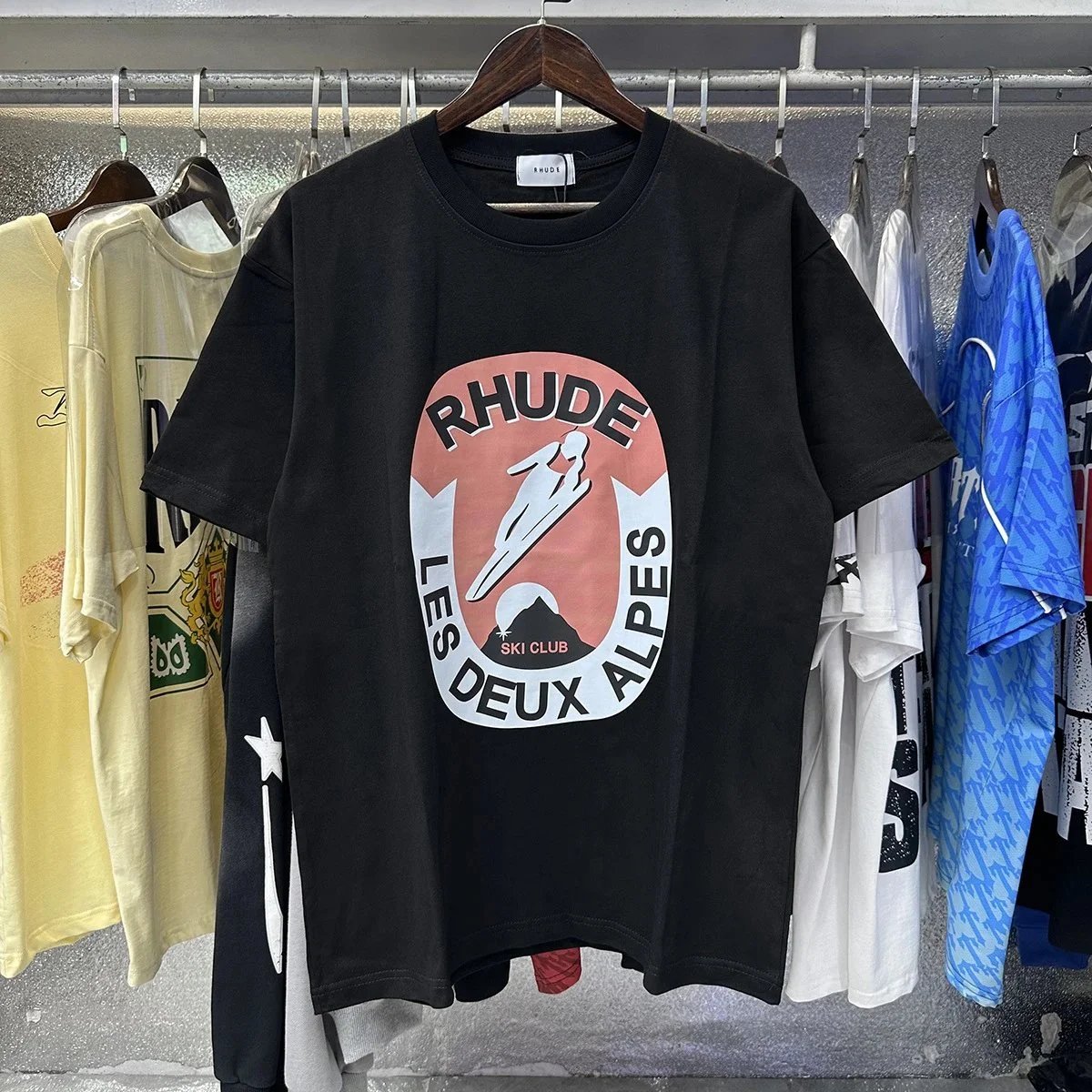 Rhude T-Shirts Hotel Mont Blanc Graphic — 50130 Black