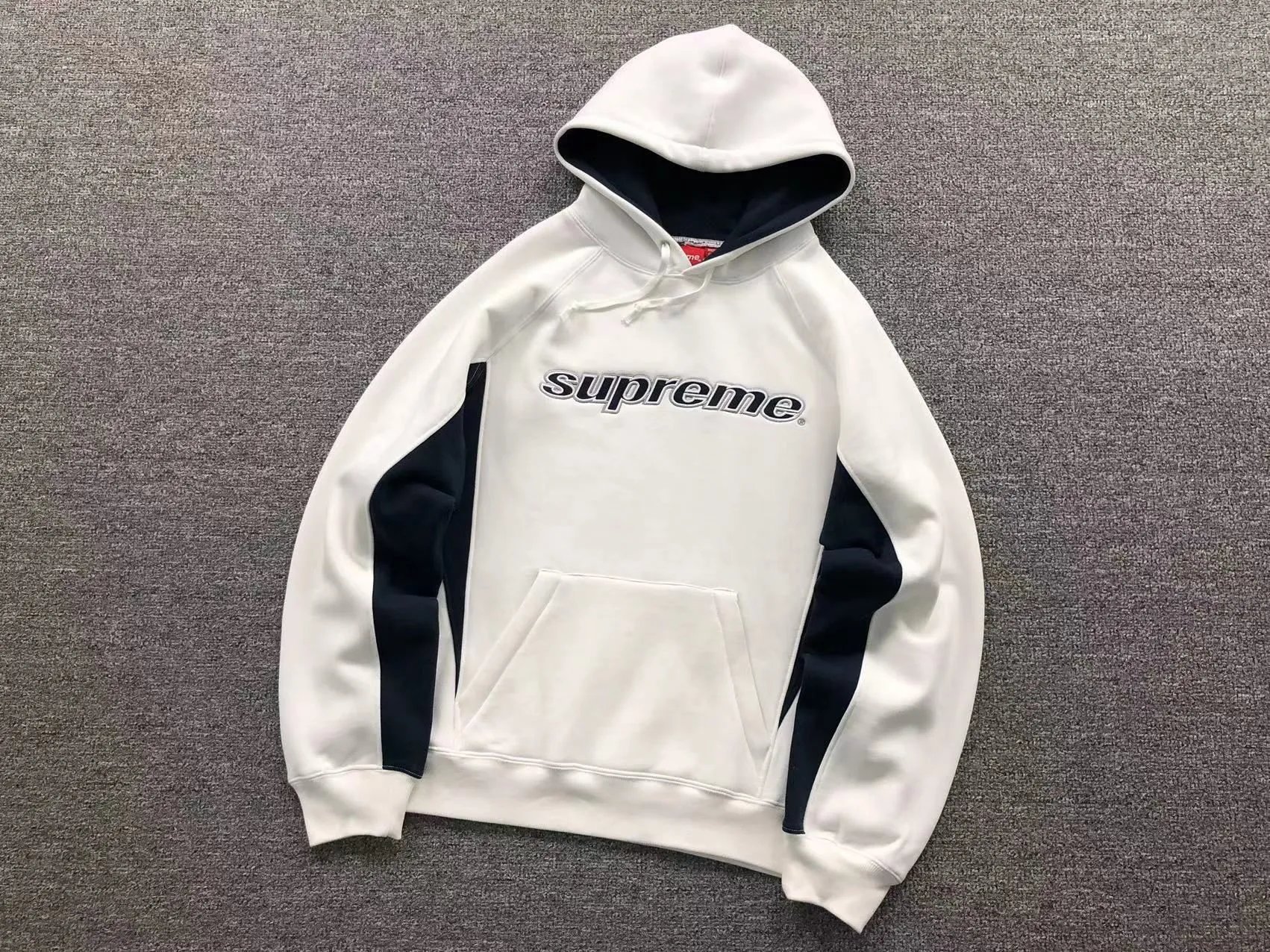 Supreme Hoodies & Sweatshirts Collegiate Number 8 Graphic Crewneck Sweatshirt — E576# Split-panel color-block black