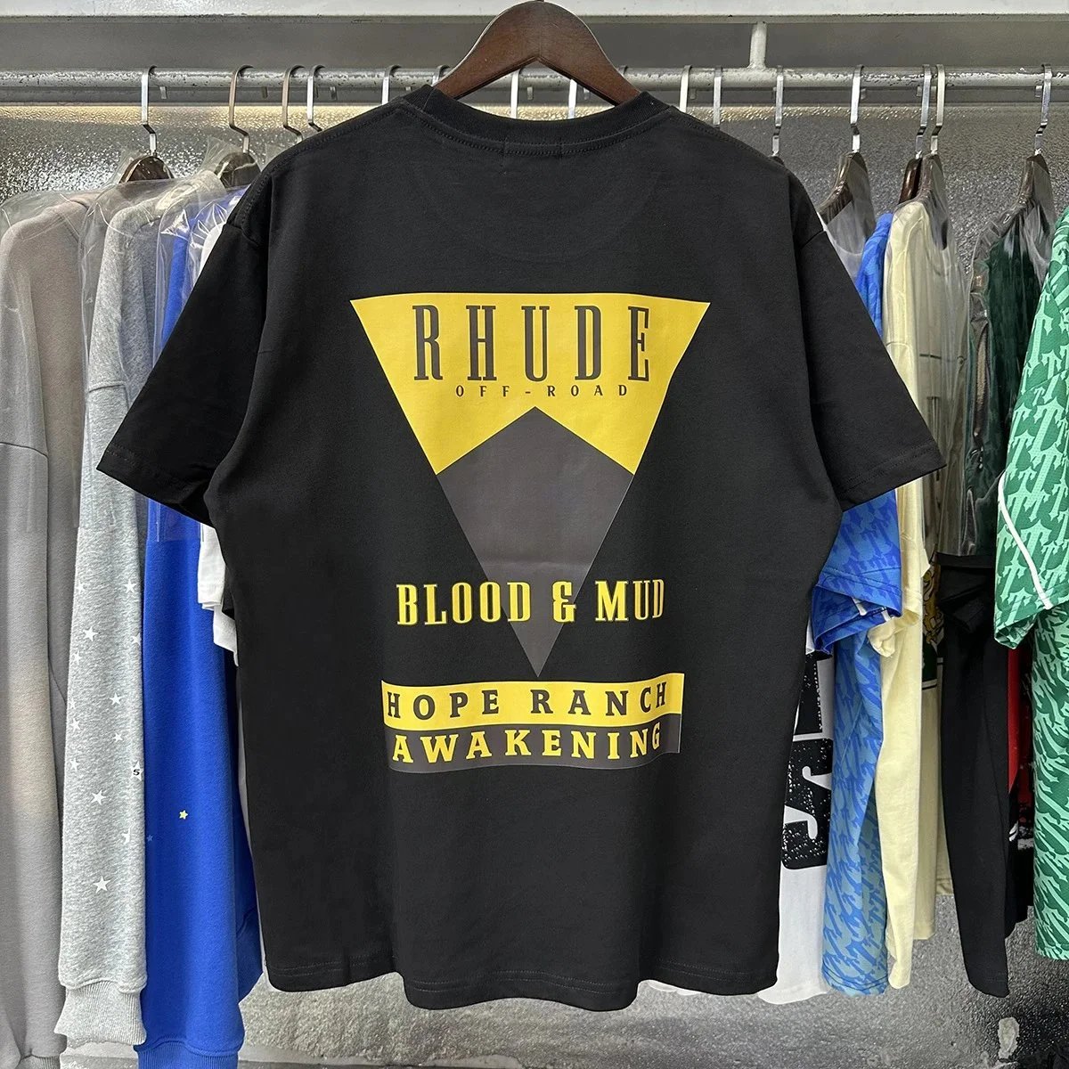 Rhude T-Shirts Hotel Mont Blanc Graphic — 50122 Black