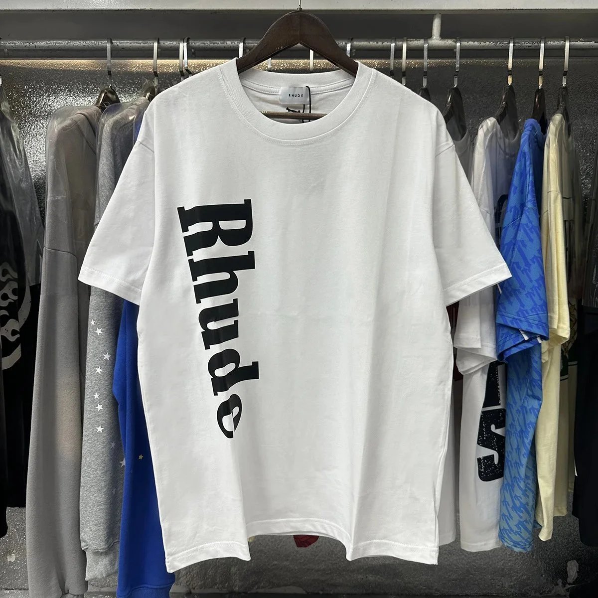 Rhude T-Shirts Hotel Mont Blanc Graphic — 50123 White