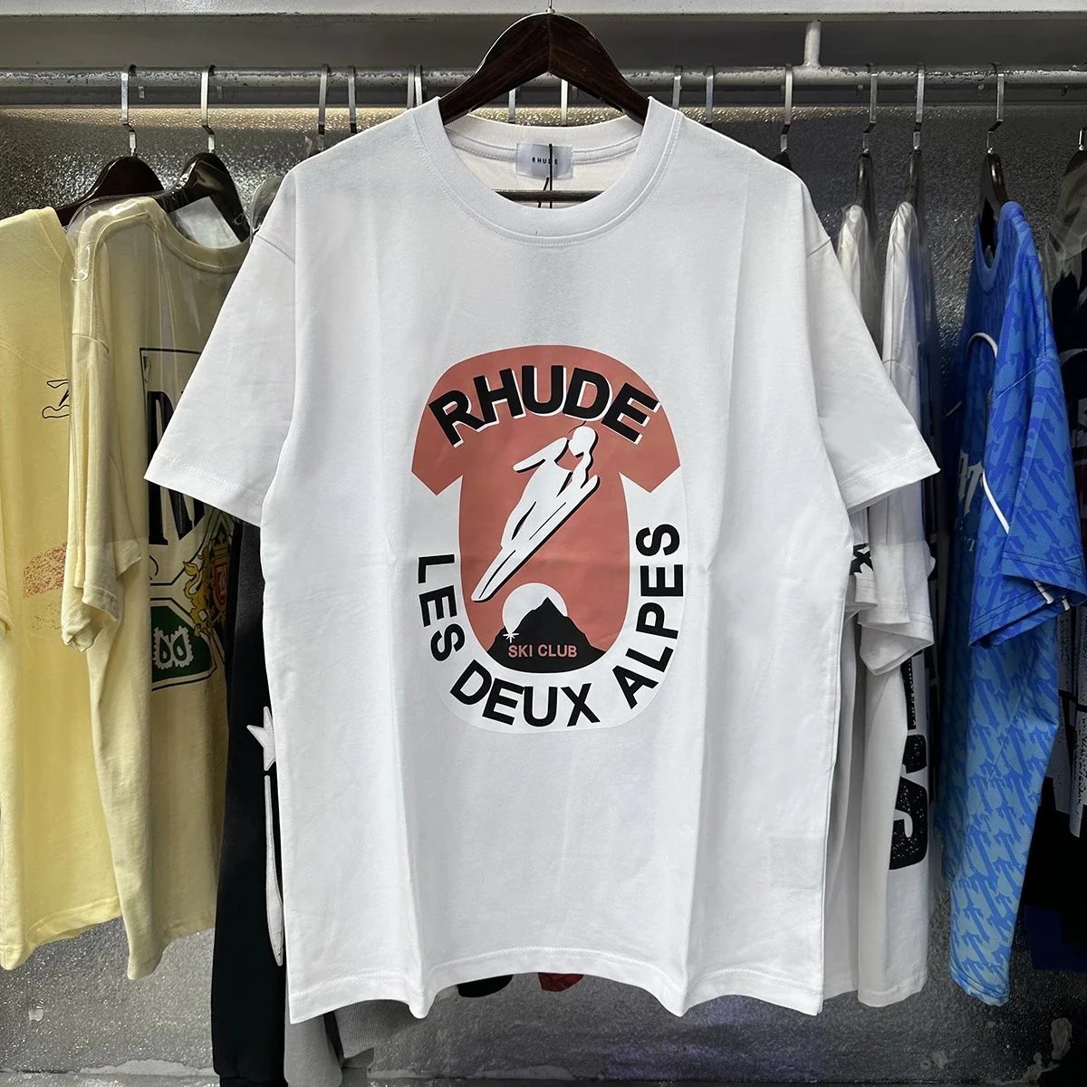 Rhude T-Shirts Hotel Mont Blanc Graphic — 50130 White