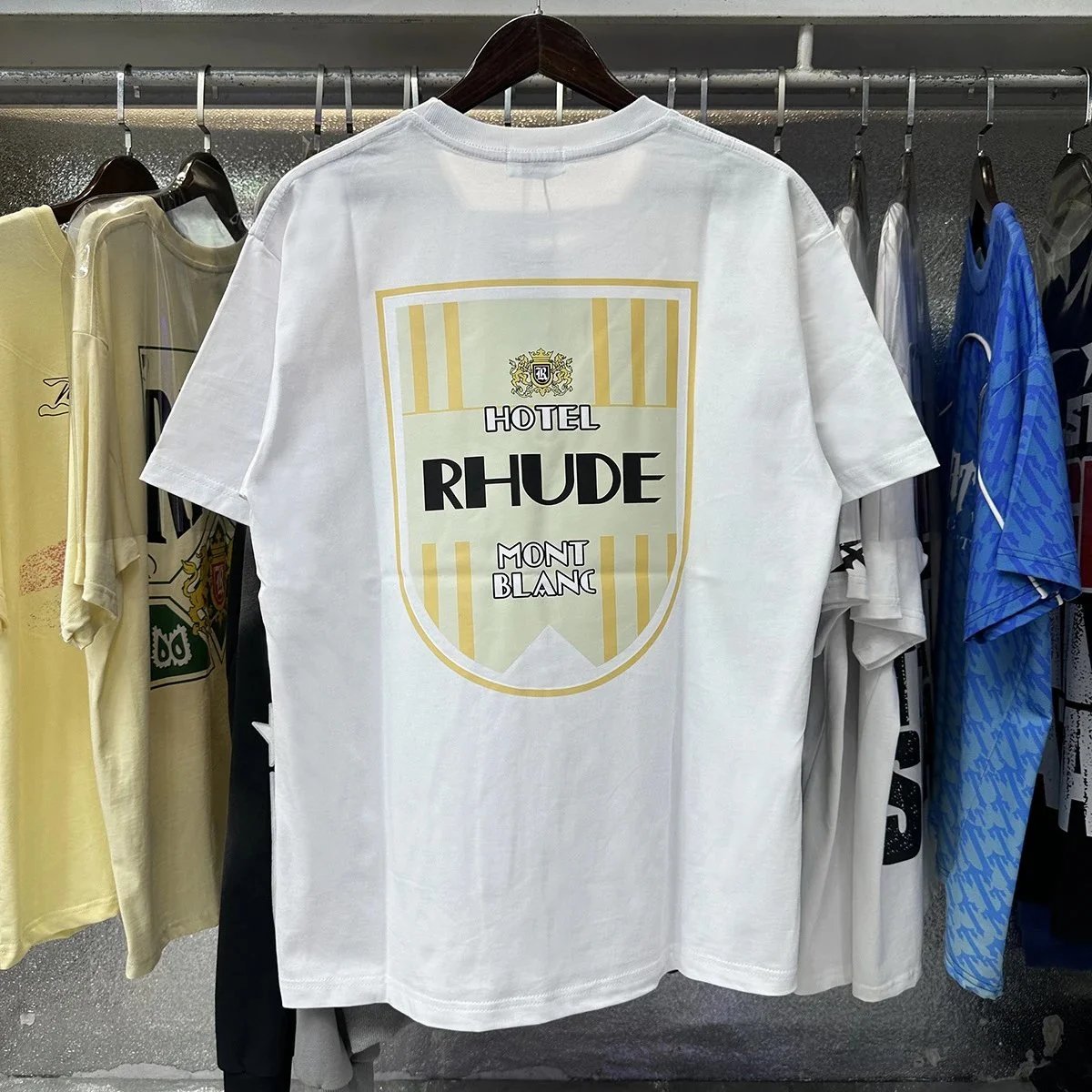 Rhude T-Shirts Hotel Mont Blanc Graphic — 50131 White