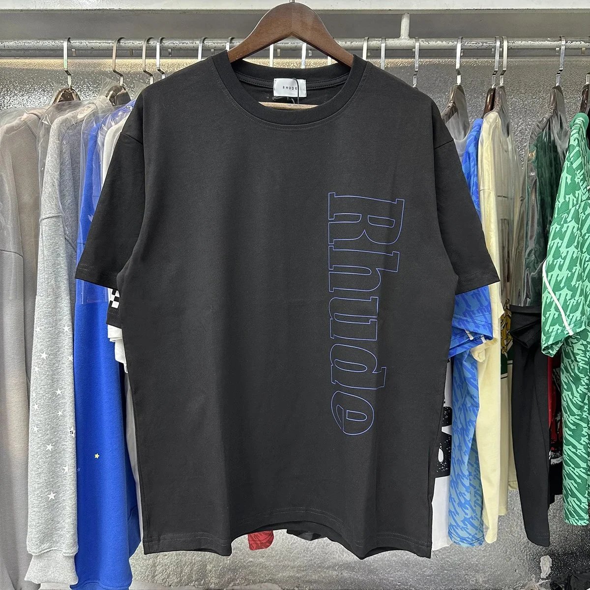 Rhude T-Shirts Hotel Mont Blanc Graphic — 50125 Black
