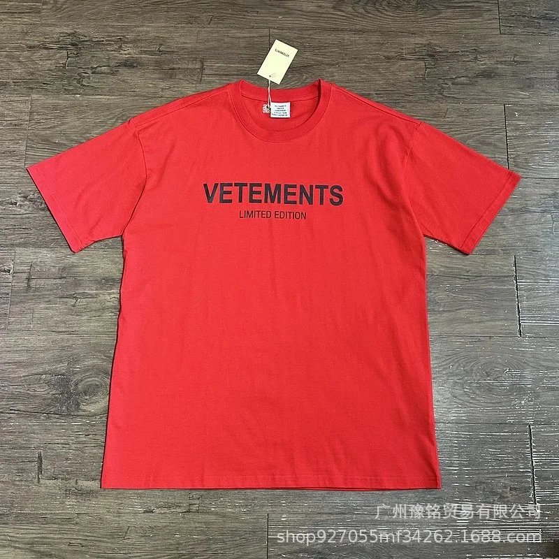 VETEMENTS T-Shirts Graphic Slogan T-Shirt — 2508 Red