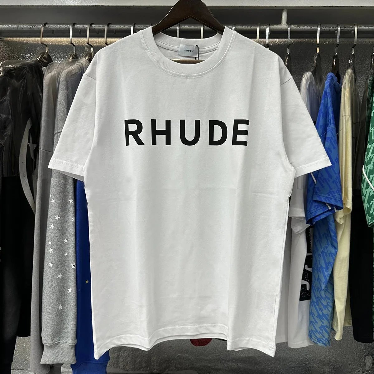 Rhude T-Shirts Hotel Mont Blanc Graphic — 50118 White