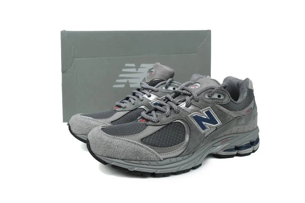 New Balance 2002R Sneakers [33