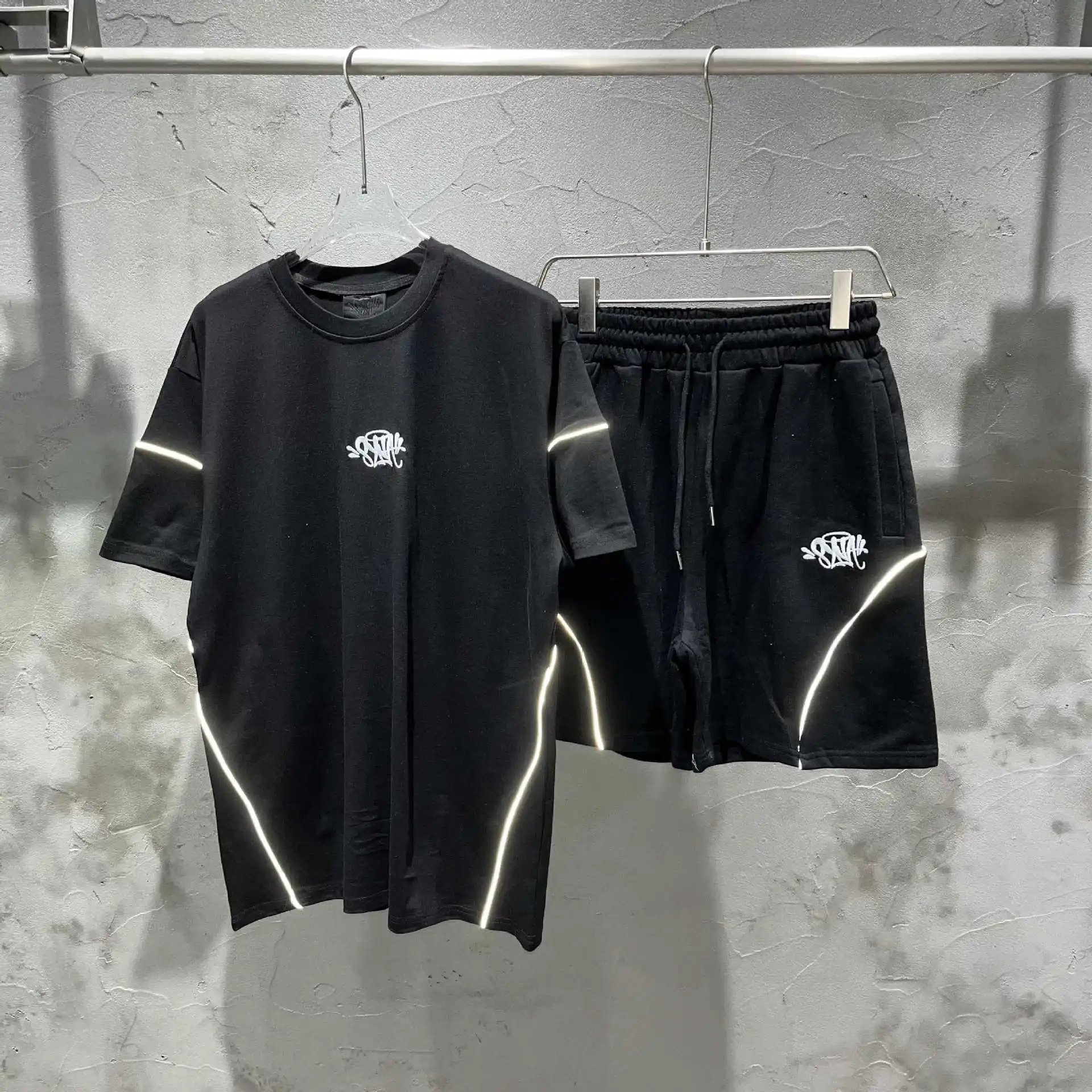 Unbranded Reflective piping graffiti-logo T-shirt and shorts set image 3