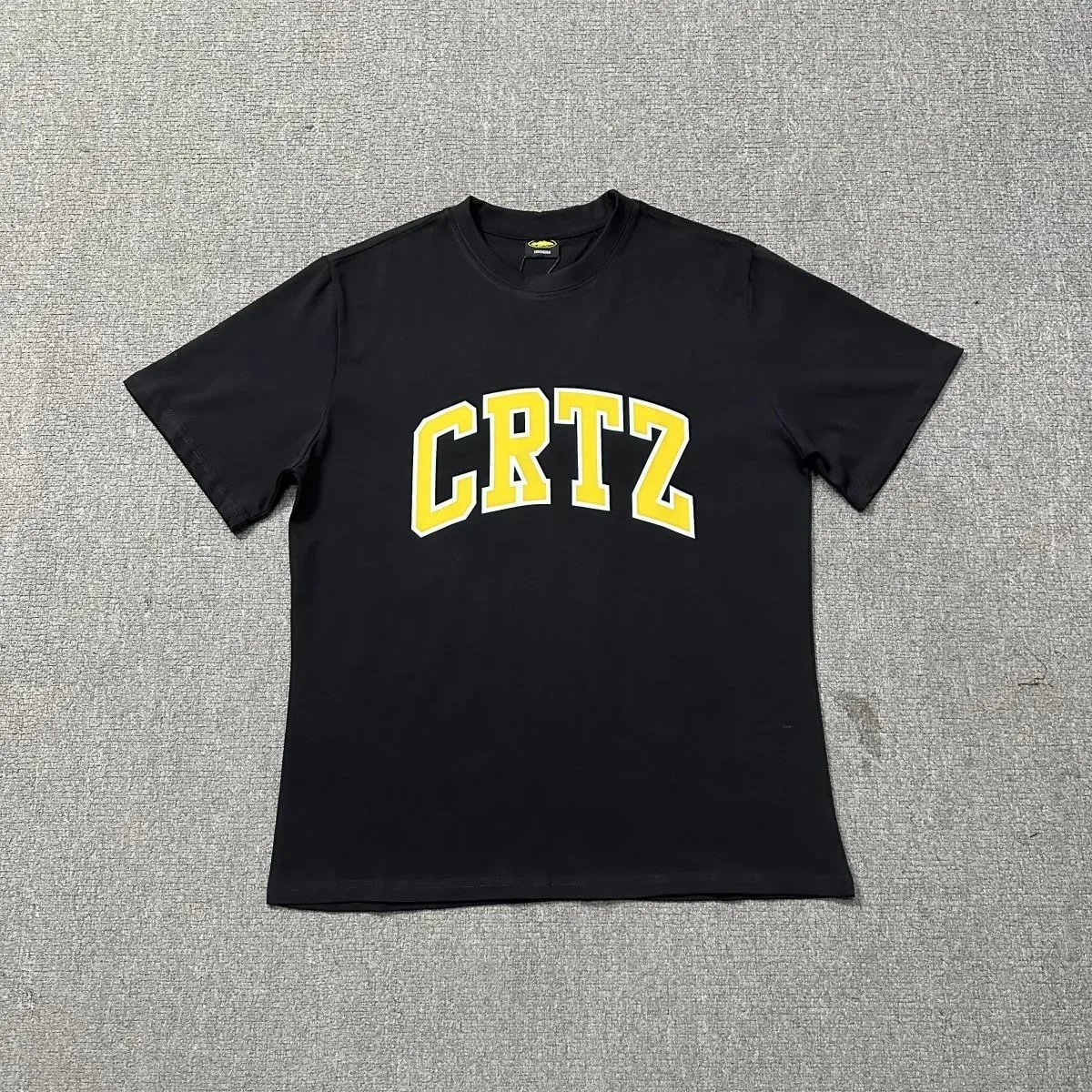 Corteiz T-Shirts Short-Sleeve Crewneck Graphic T-Shirt — 3293 Black and Yellow
