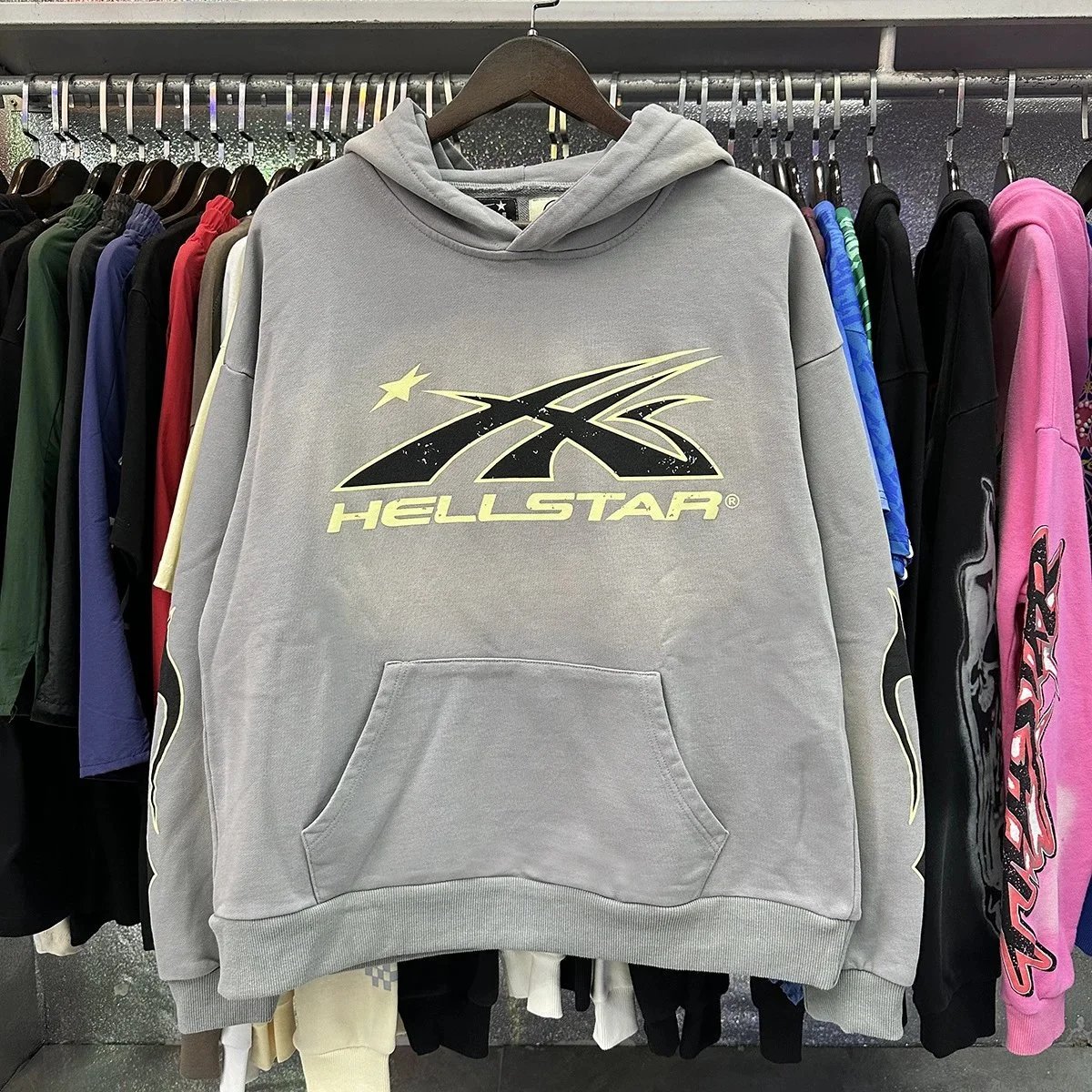 Hellstar Hoodies & Sweatshirts Graphic-print pullover hoodie with kangaroo pocket — 2217 Gray-Blue
