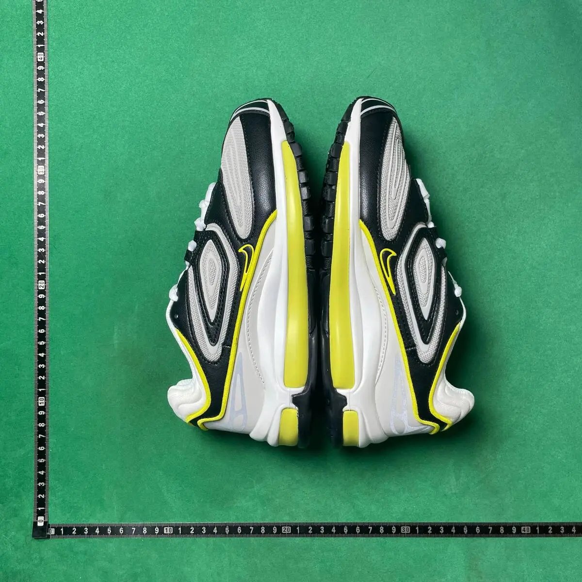 No.7 Black Yellow