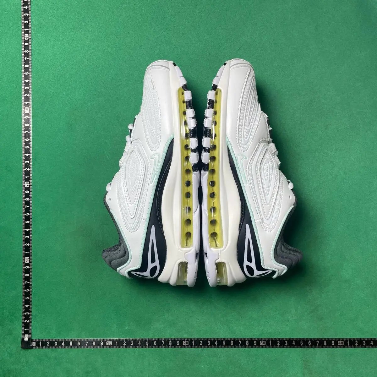 No.8 White Yellow