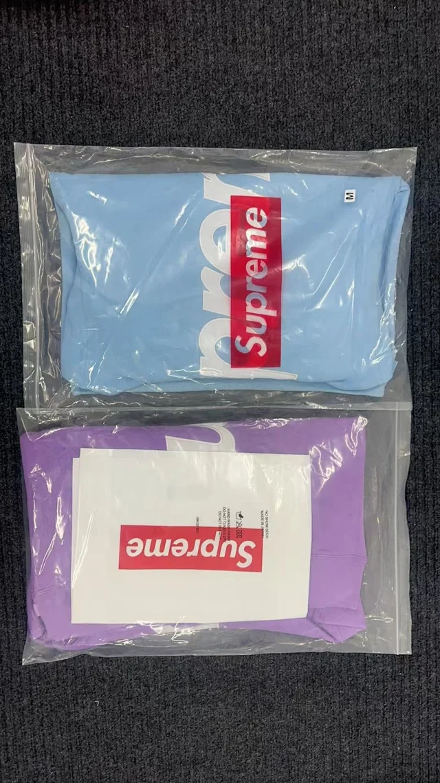 Supreme Hoodies & Sweatshirts Pullover hoodie with vertical back logo print product detail image 3