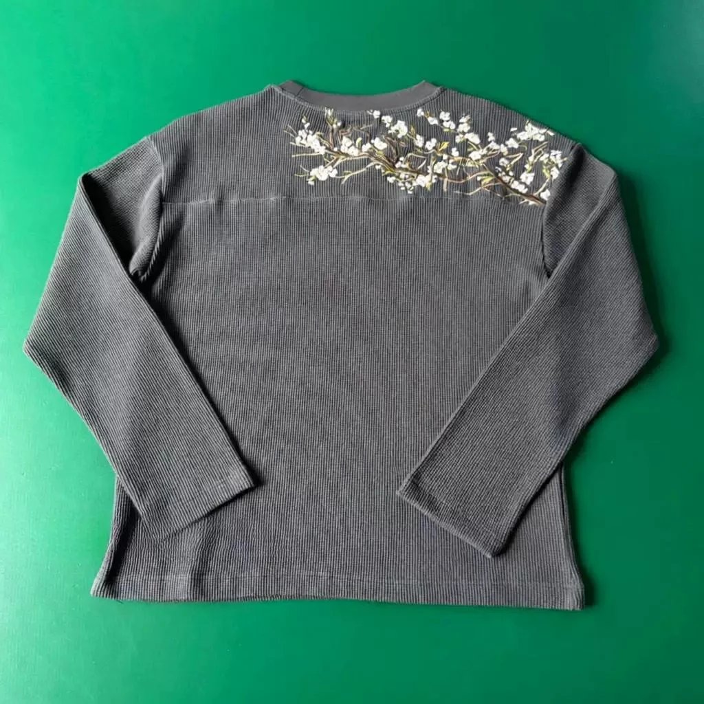 Schutze Jeans Cherry Blossom Embroidered Wide-Leg — Gray sweater (in stock)