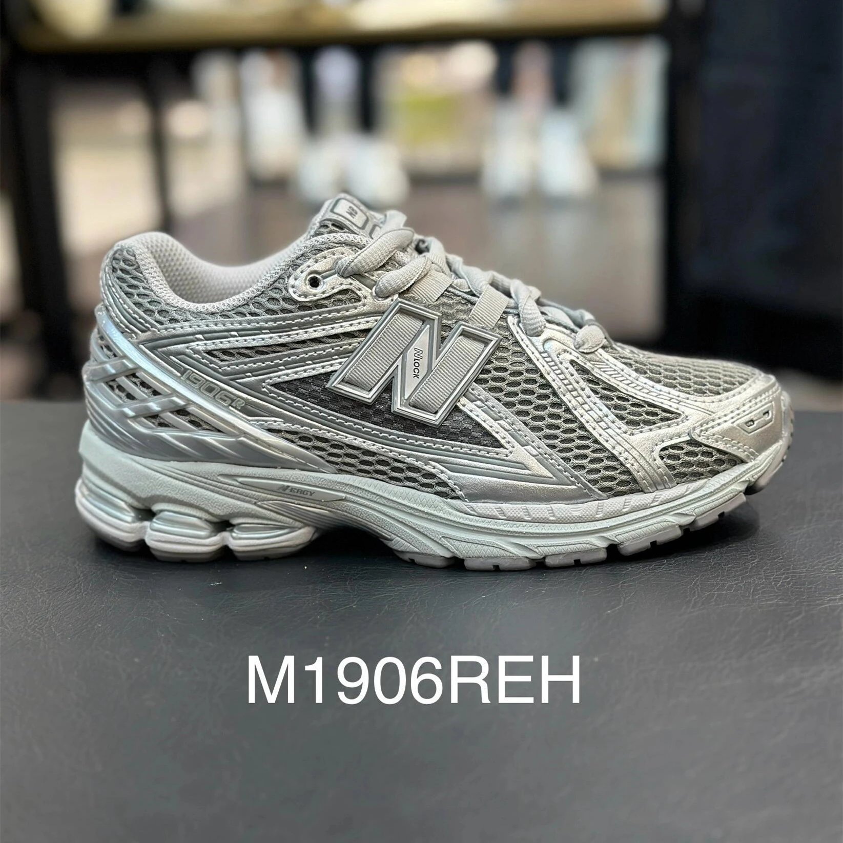 NB1906R Sneakers