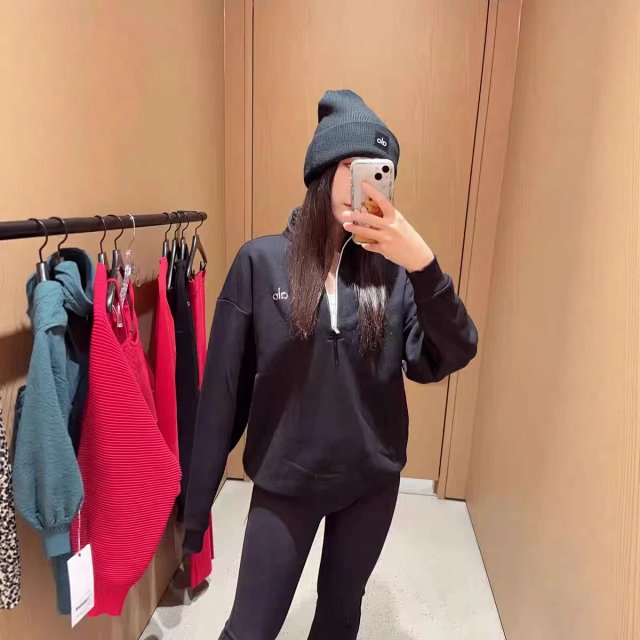 ALO Accolade quarter- zip Sweater: seller detail photo 4