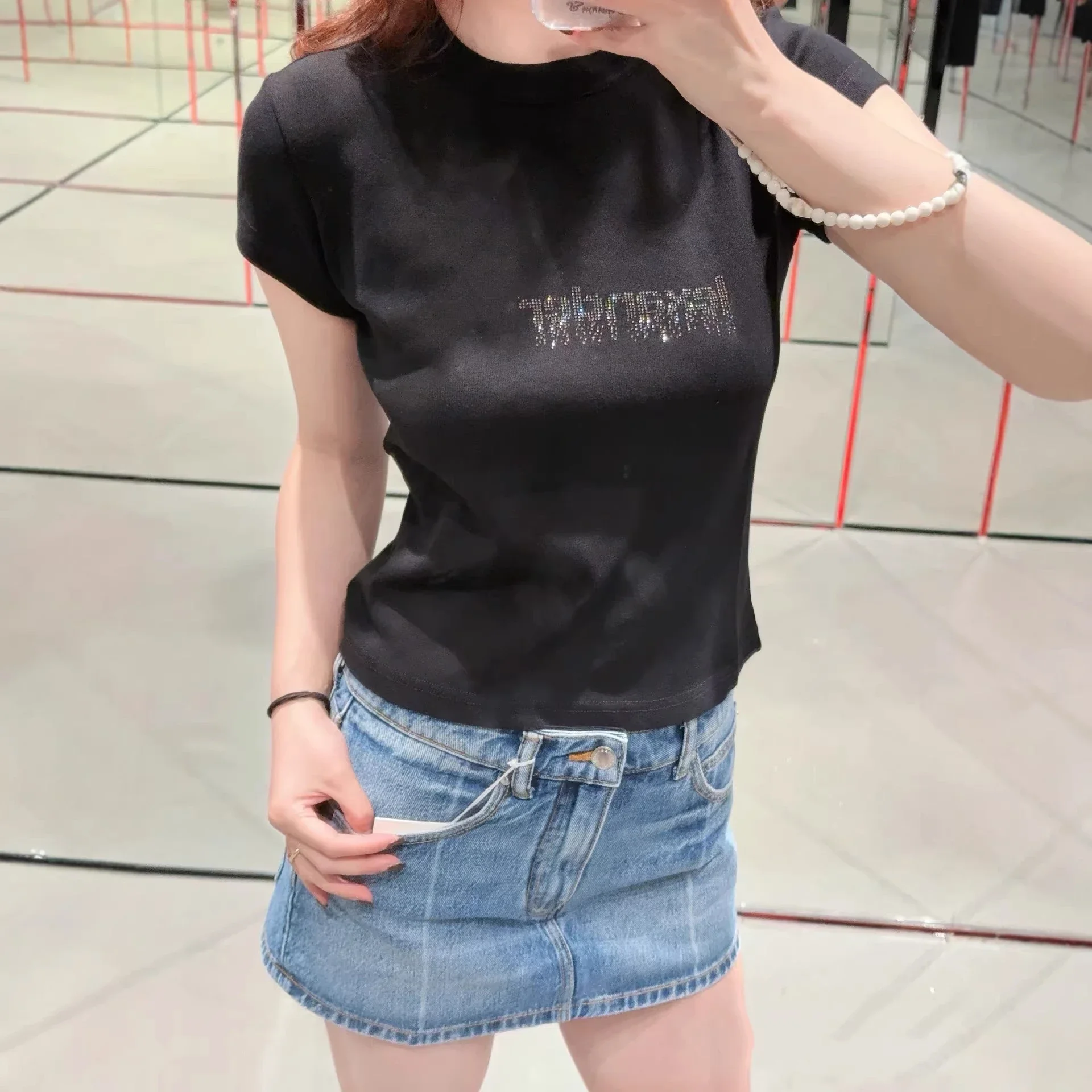 Correct version of 2026 early spring new letter hot diamond high weight threaded fabric right shoulder slim short-sleeved T-shirt for women