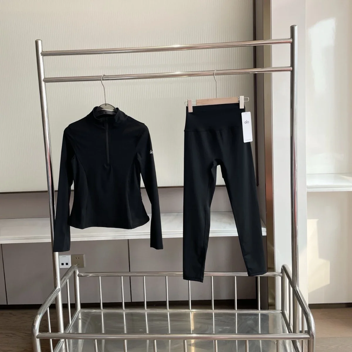 26 Summer high-waisted yoga trousers, hip-lifting, tight-fitting running sports outer wear, slimming fitness nine-point leggings *No quality problems, no reason to return