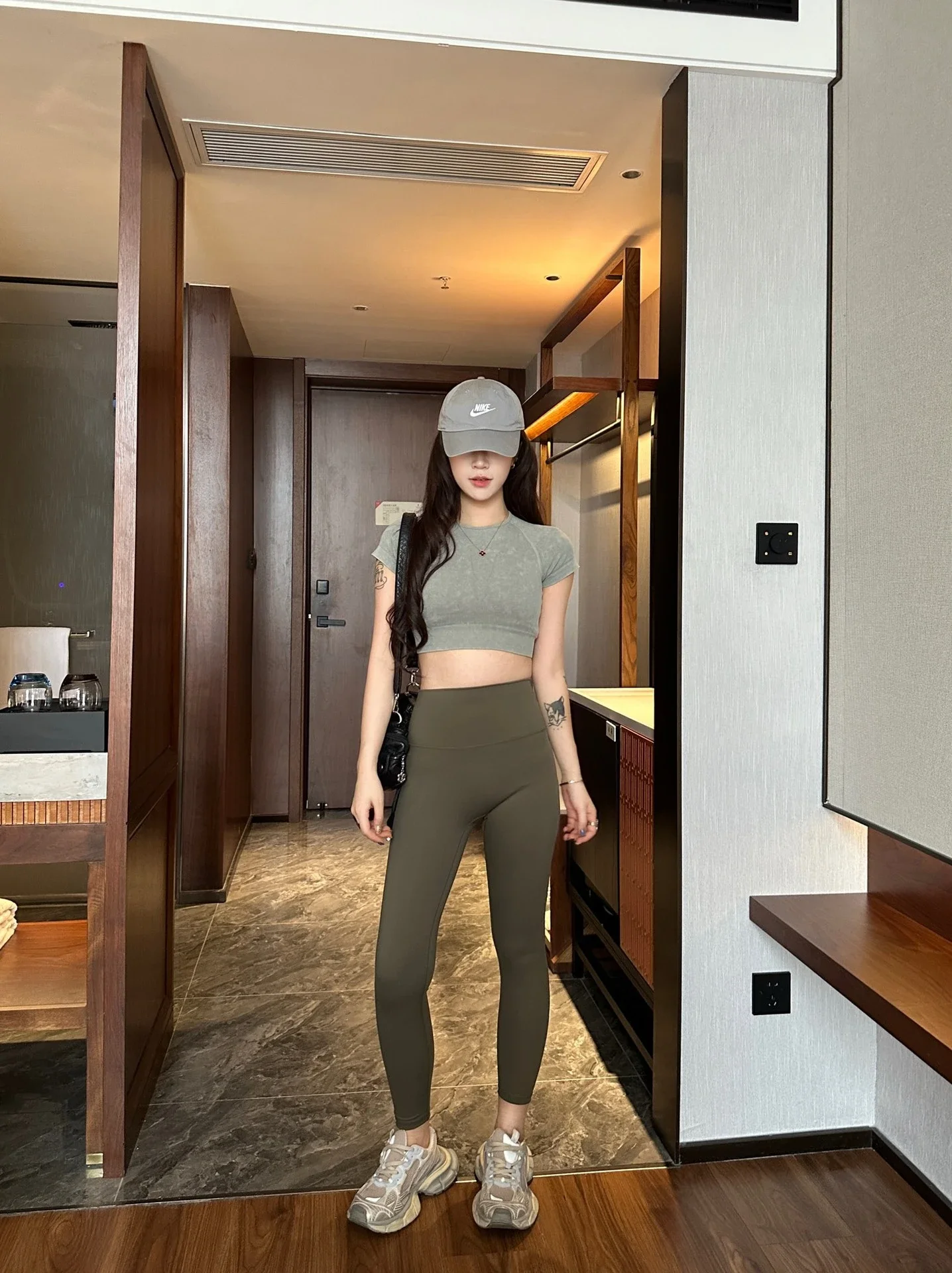 26 Summer high-waisted yoga trousers, hip-lifting, tight-fitting running sports outer wear, slimming fitness nine-point leggings *No quality problems, no reason to return