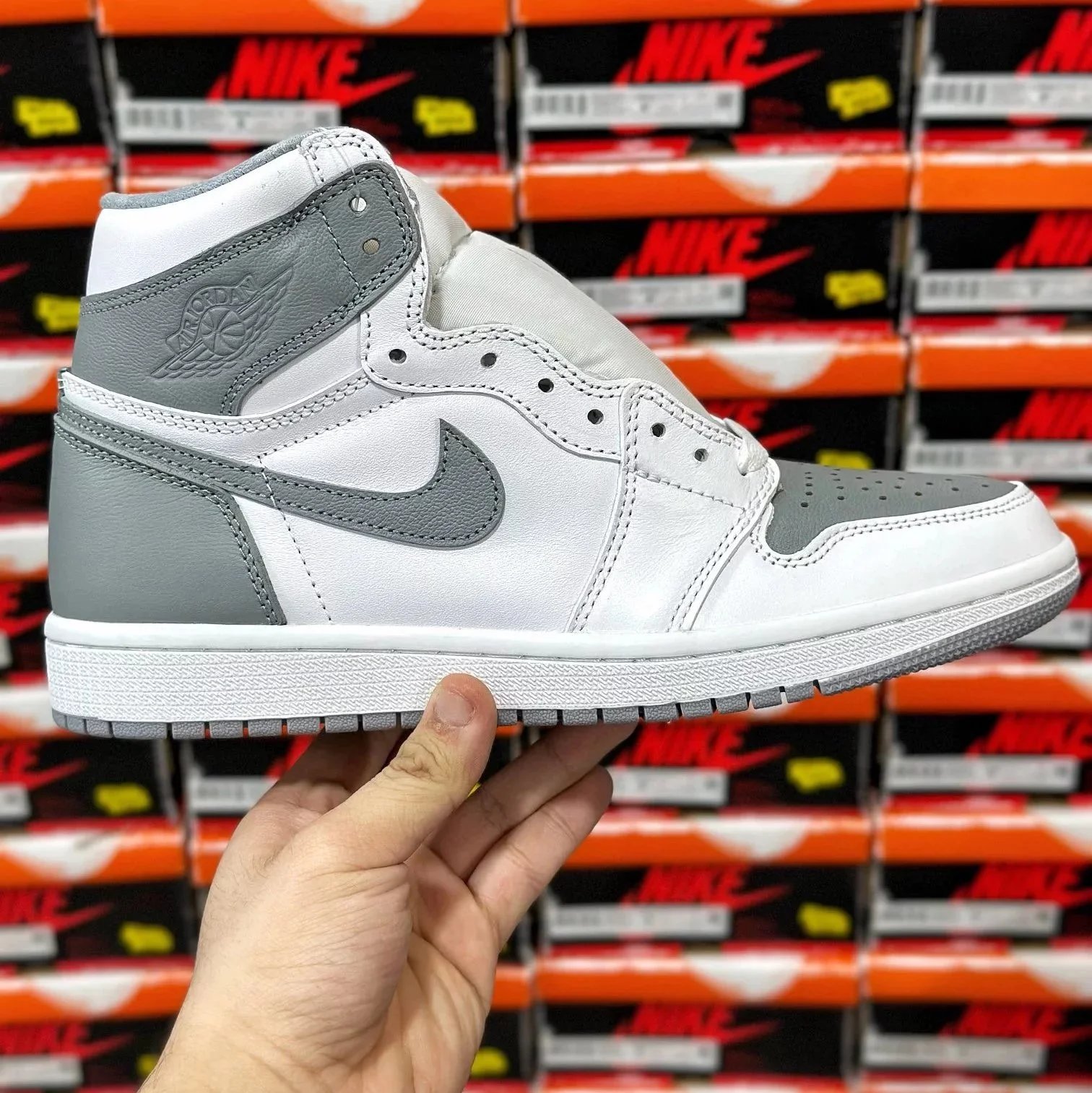 Stealth White Grey Goat 555088-037