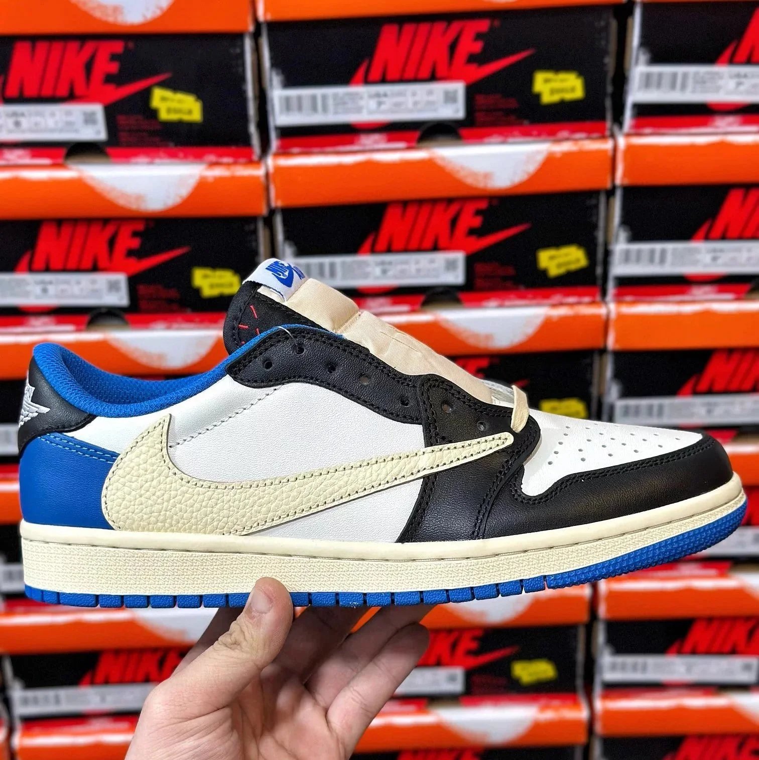 Lightning Reverse Mocha Low DM7866-140