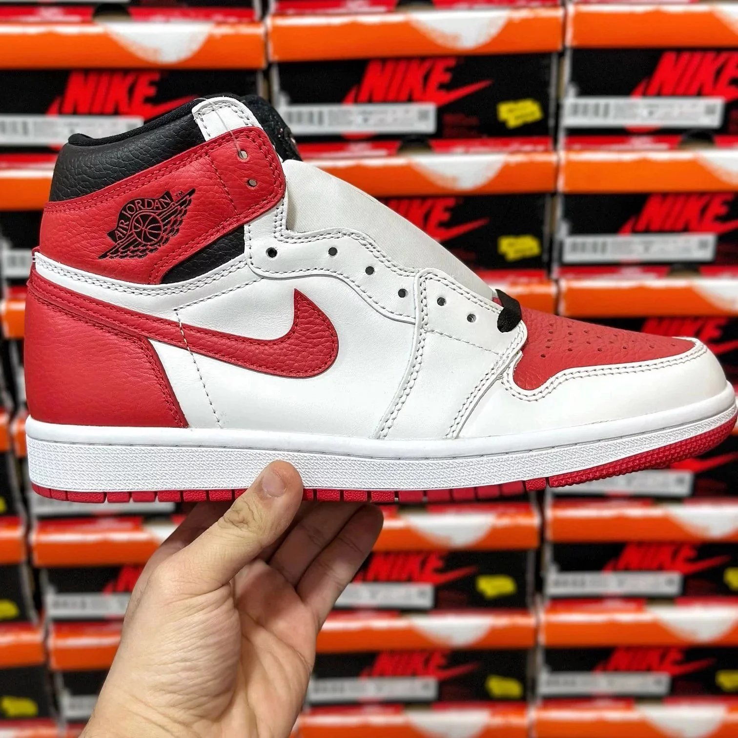 Heritage White Red Black 555088-161