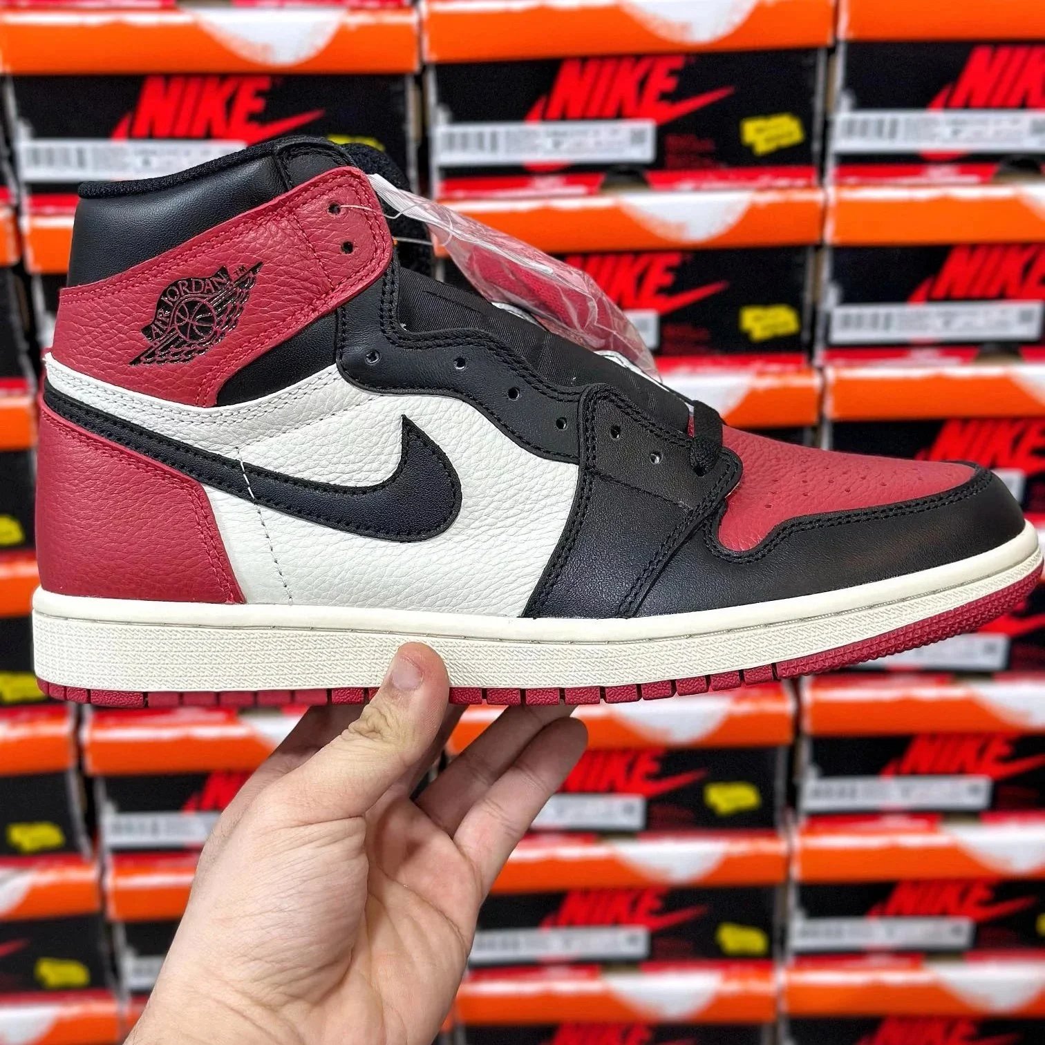 Black Red Toe 555088-610