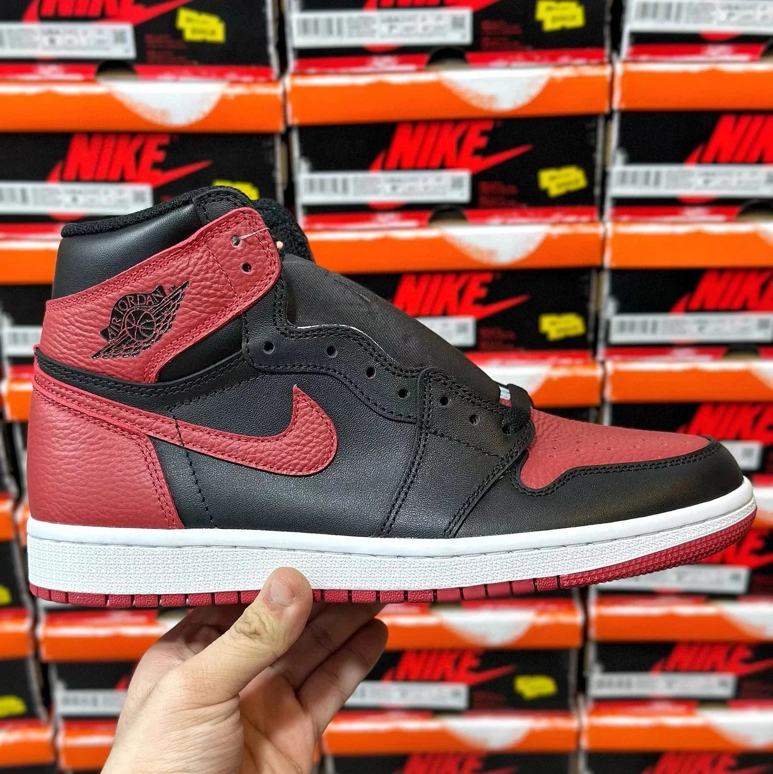 Bred Banned" Black Red Banned 555088-001