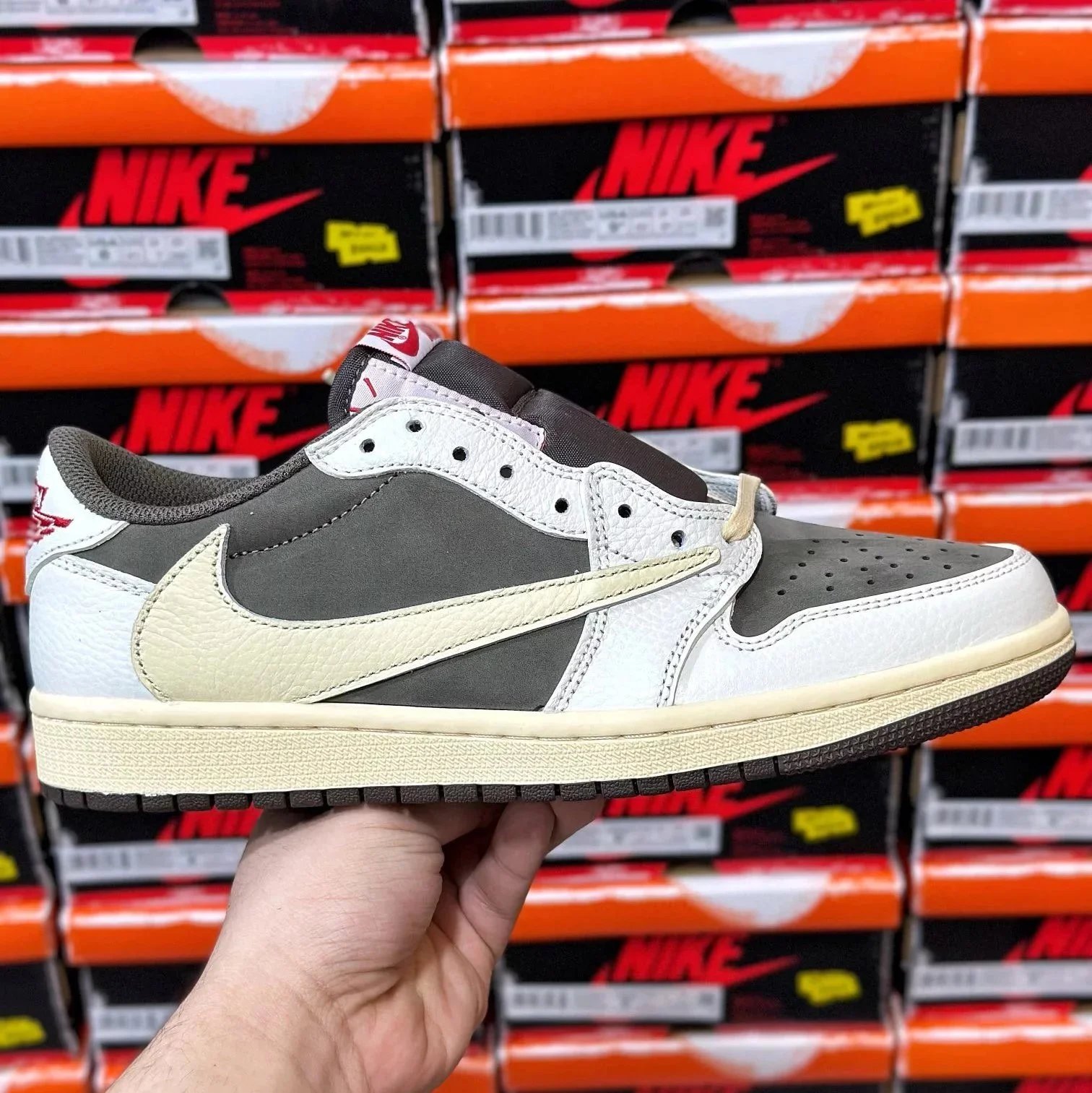White Brown Reverse Mocha Low DM7866-162