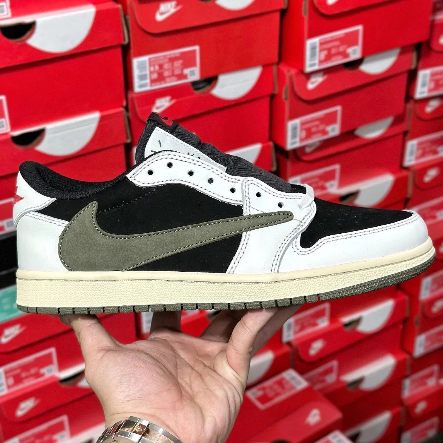 Olive Green Reverse Mocha Low DZ4137-106