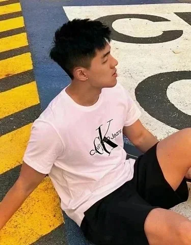 Calvin Klein T-Shirts Short-Sleeve Jeans Logo Graphic product detail image 4