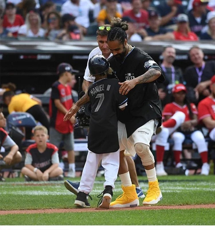 Fear of God Essentials Logo-Print Heather Gray Sweat Shorts - 12