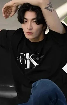 Calvin Klein T-Shirts Short-Sleeve Jeans Logo Graphic product detail image 6