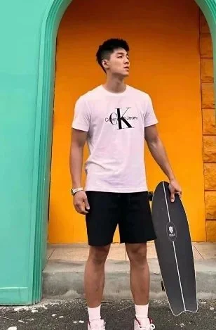Calvin Klein T-Shirts Short-Sleeve Jeans Logo Graphic product detail image 5