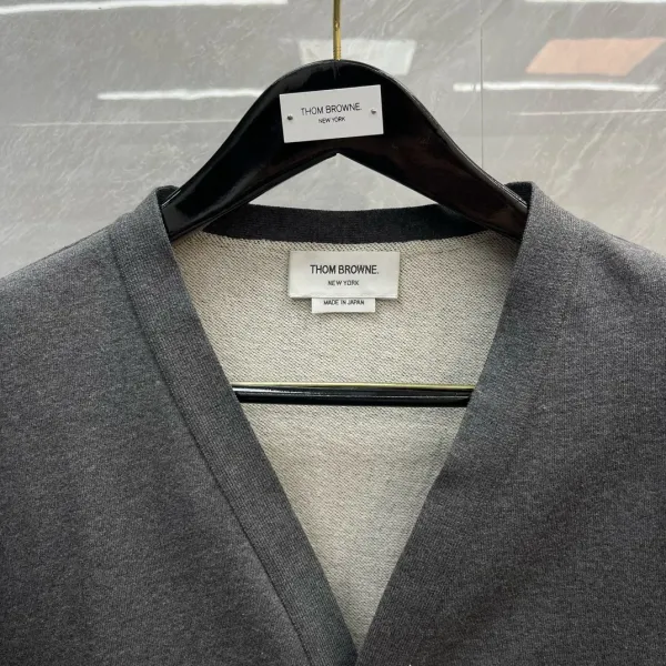 Thom Browne Classic Four-Bar Stripe Gray Cardigan - 13