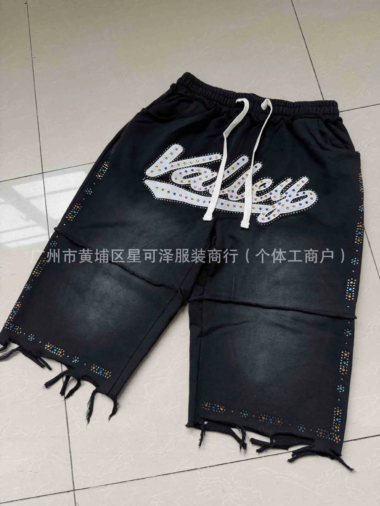 Skittles Shorts/Capri Pants/Black