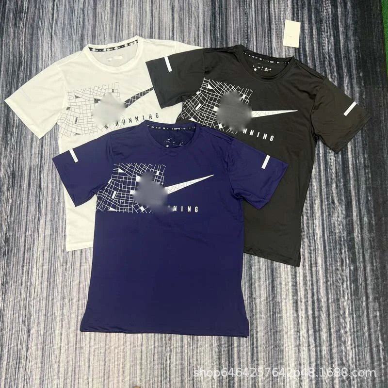 Nike Men's Running T-Shirt with Grid Map Graphic