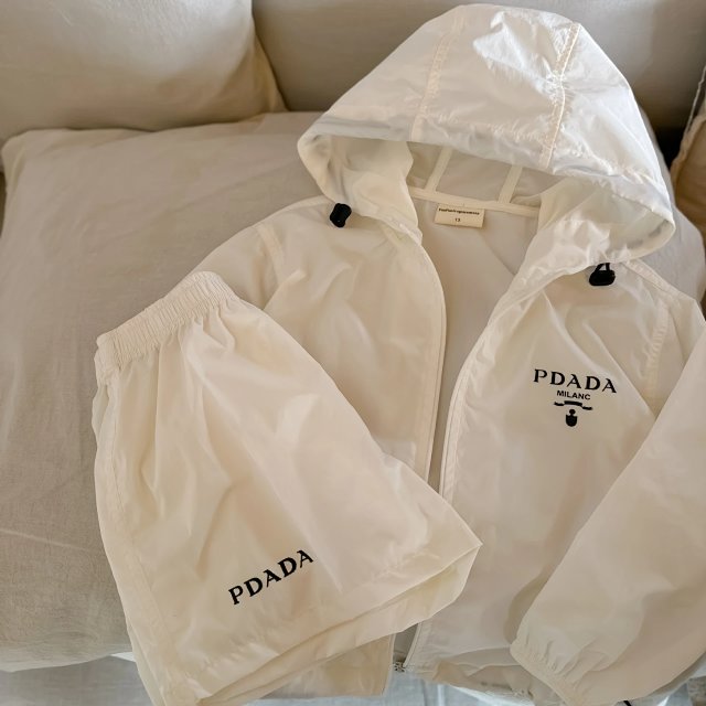 Prada Children’s Set: seller detail photo 3